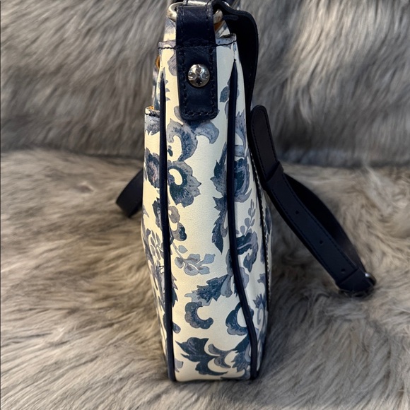 Patricia Nash Floral Patterned Leather Crossbody Bag - Picture 6 of 9